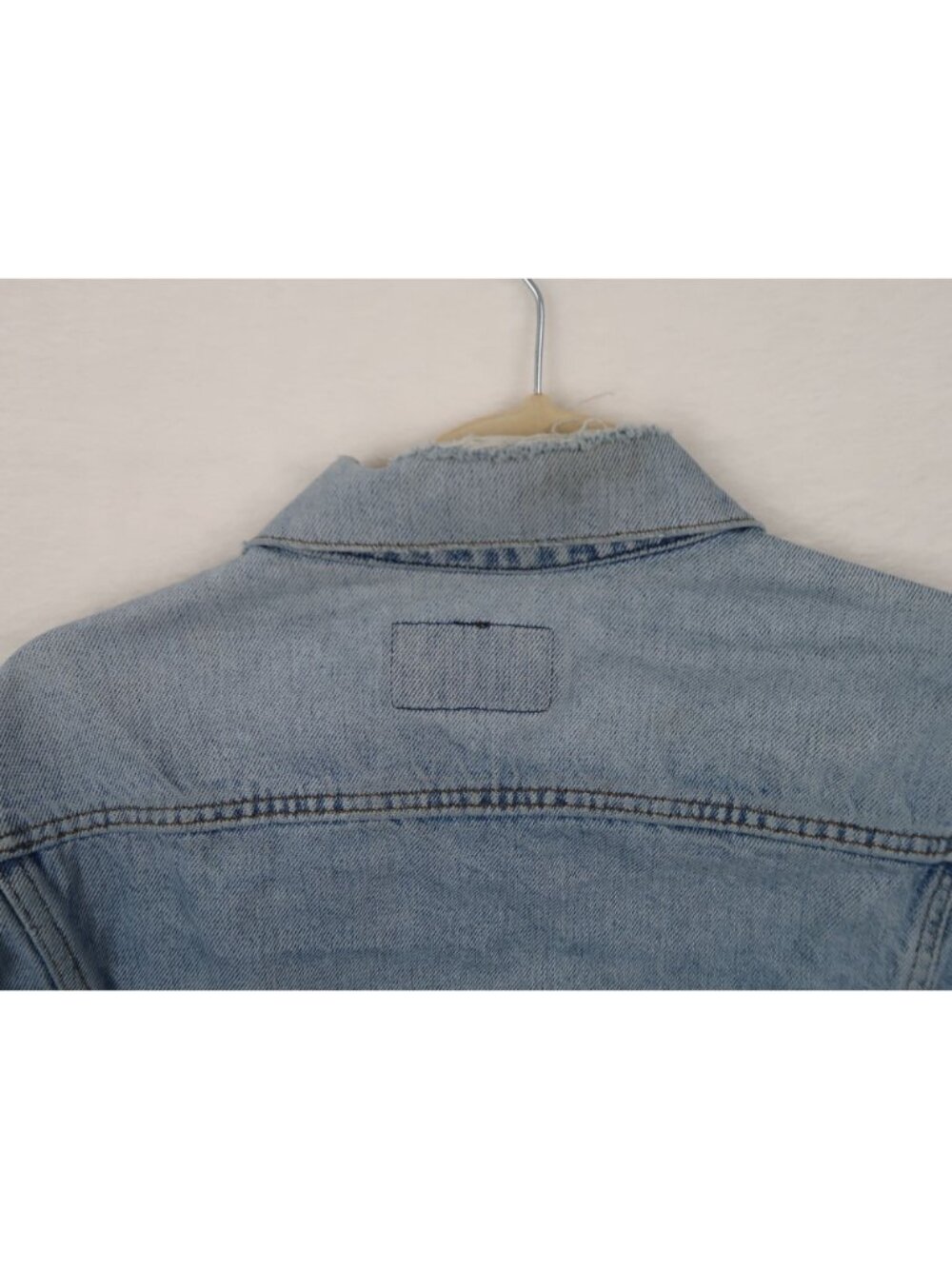 Vintage 1980's M Levis Light Wash Denim Trucker Jacket Blue Button Front - Picture 8 of 9